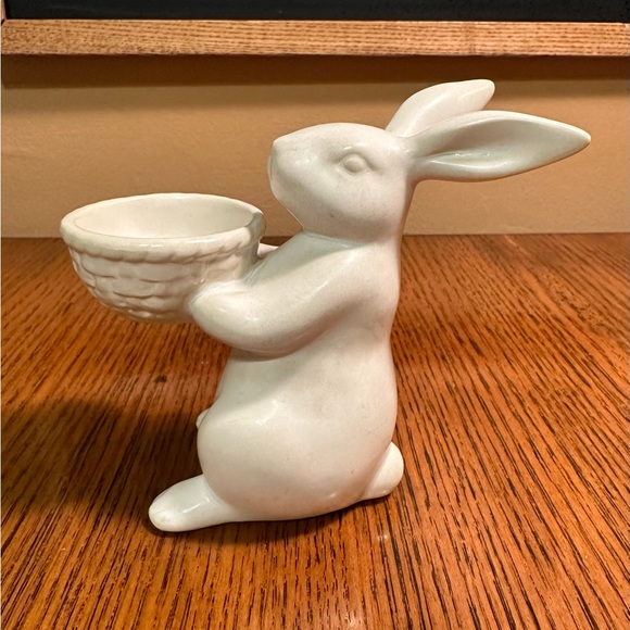 Bunny and Basket Ceramic Egg Cup Set of 3 - Picture 4 of 8